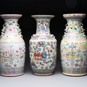 Three Chinese famille rose 'antiquities' vases, 19th C. — photo 4