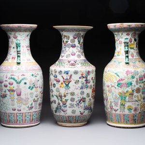 Three Chinese famille rose 'antiquities' vases, 19th C. — photo 5