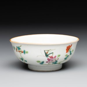 Three Chinese famille rose bowls, Tongzhi and Guangxu marks, 19th C. — photo 14