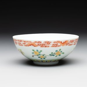Three Chinese famille rose bowls, Tongzhi and Guangxu marks, 19th C. — photo 2