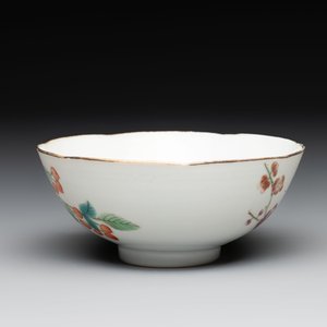 Three Chinese famille rose bowls, Tongzhi and Guangxu marks, 19th C. — photo 9