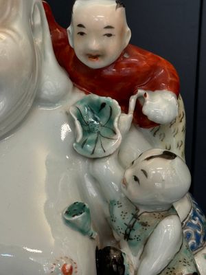 Three Chinese famille rose Buddhas, Zhu Mao Ji Zao 朱茂記造 mark, Republic — foto 17