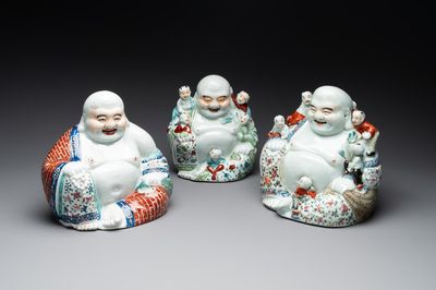 Three Chinese famille rose Buddhas, Zhu Mao Ji Zao 朱茂記造 mark, Republic