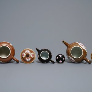 Three Chinese famille rose capucin- and black-ground teapots, Yongzheng/Qianlong — 照片 6