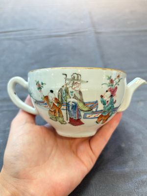 Three Chinese famille rose covered teapots and a warming bowl, Tongzhi, Guangxu and Lü Zhi Xiang Zhi 呂芷薌製 marks, 19th C. — foto 13