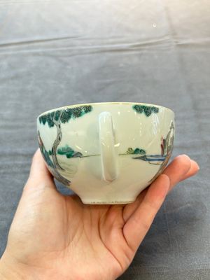 Three Chinese famille rose covered teapots and a warming bowl, Tongzhi, Guangxu and Lü Zhi Xiang Zhi 呂芷薌製 marks, 19th C. — foto 3