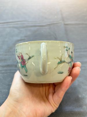 Three Chinese famille rose covered teapots and a warming bowl, Tongzhi, Guangxu and Lü Zhi Xiang Zhi 呂芷薌製 marks, 19th C. — foto 31