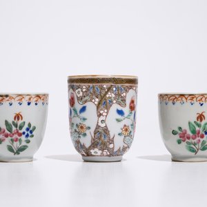 Three Chinese famille rose cups and saucers, Qianlong — photo 5