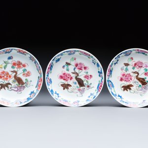 Three Chinese famille rose cups and saucers with a duck among flowering branches, Yongzheng/Qianlong — 照片 2