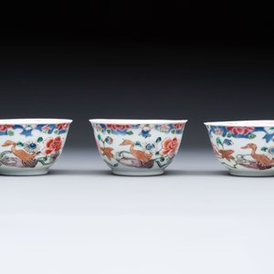 Three Chinese famille rose cups and saucers with a duck among flowering branches, Yongzheng/Qianlong — 照片 4