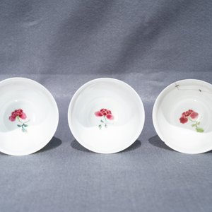 Three Chinese famille rose cups and saucers with figures in a garden, Yongzheng — photo 23