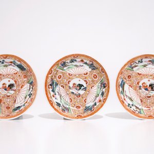 Three Chinese famille rose cups and saucers with roosters, Yongzheng — photo 2