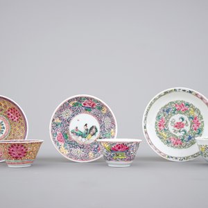 Three Chinese famille rose cups and saucers, Yongzheng and Qianlong, 18th C. — photo 1