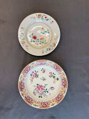 Three Chinese famille rose dishes and two bowls, Qianlong and later — photo 15