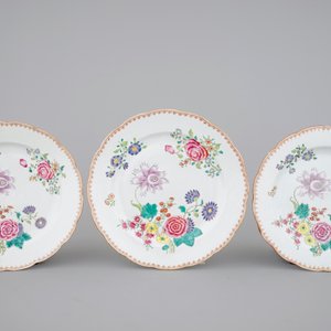 Three Chinese famille rose export porcelain dishes, Qianlong, 18th C. — foto 2