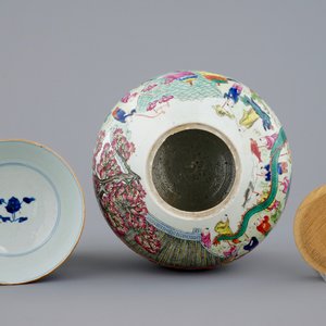 Three Chinese famille rose figures, a ginger jar and a blue and white lotus bowl, 18/19th C. — photo 12