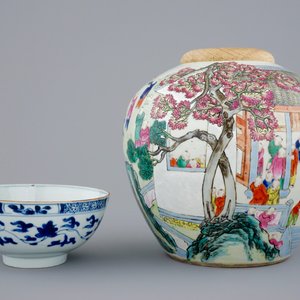 Three Chinese famille rose figures, a ginger jar and a blue and white lotus bowl, 18/19th C. — photo 10