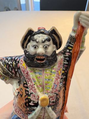 Three Chinese famille rose figures, Cai Yong Xin Zao 蔡永新造 mark, 19/20th C. — photo 15