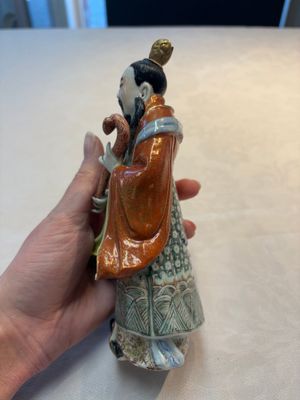 Three Chinese famille rose figures, Cai Yong Xin Zao 蔡永新造 mark, 19/20th C. — photo 2