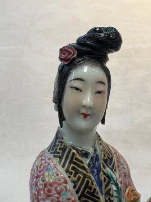 Three Chinese famille rose figures, Cai Yong Xin Zao 蔡永新造 mark, 19/20th C. — photo 25