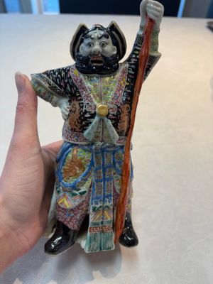 Three Chinese famille rose figures, Cai Yong Xin Zao 蔡永新造 mark, 19/20th C. — photo 9