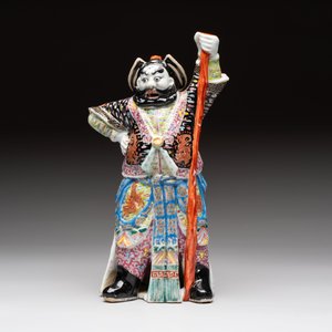 Three Chinese famille rose figures, Cai Yong Xin Zao 蔡永新造 mark, 19/20th C. — photo 14