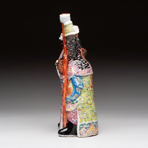 Three Chinese famille rose figures, Cai Yong Xin Zao 蔡永新造 mark, 19/20th C. — photo 15