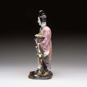 Three Chinese famille rose figures, Cai Yong Xin Zao 蔡永新造 mark, 19/20th C. — photo 9