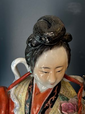 Three Chinese famille rose figures of deities, Deng Yifu 鄧義福 mark, 19th C. — foto 11