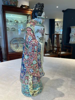 Three Chinese famille rose figures of star gods and a lady, Zhu Mao Ji Zao 朱茂記造 mark, Republic — foto 18