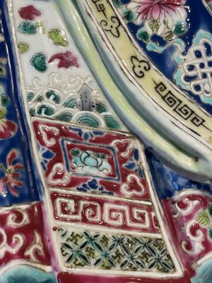 Three Chinese famille rose figures of star gods and a lady, Zhu Mao Ji Zao 朱茂記造 mark, Republic — foto 23