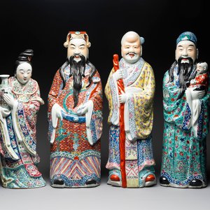Three Chinese famille rose figures of star gods and a lady, Zhu Mao Ji Zao 朱茂記造 mark, Republic — foto 1