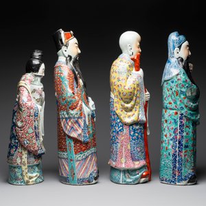 Three Chinese famille rose figures of star gods and a lady, Zhu Mao Ji Zao 朱茂記造 mark, Republic — foto 4