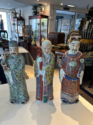 Three Chinese famille rose figures of star gods, seal marks, 19/20th C. — photo 1