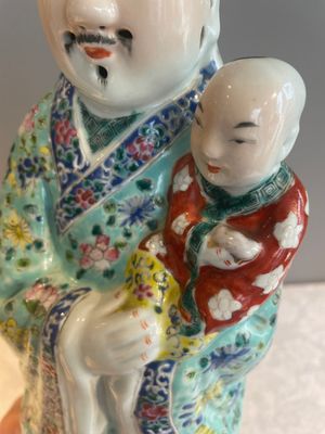 Three Chinese famille rose figures of star gods, seal marks, 19/20th C. — foto 28