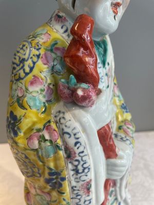 Three Chinese famille rose figures of star gods, seal marks, 19/20th C. — foto 3
