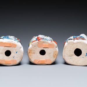 Three Chinese famille rose figures of star gods, seal marks, 19/20th C. — foto 7