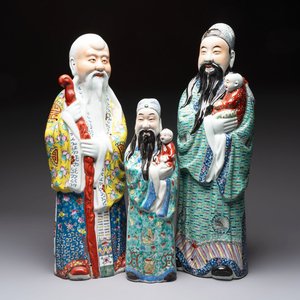 Three Chinese famille rose figures of the star gods, Mao Ji Sheng 茂記生 and You Long Sheng 游隆盛 mark, 19/20th C. — photo 1
