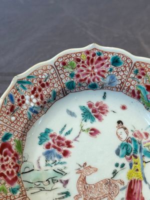 Three Chinese famille rose flower-shaped 'He Xiangu' plates, Yongzheng — photo 3
