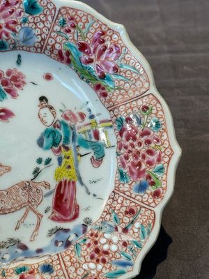 Three Chinese famille rose flower-shaped 'He Xiangu' plates, Yongzheng — photo 4