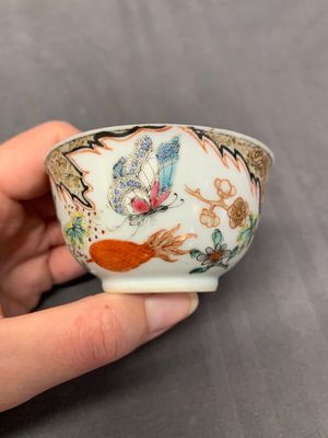 Three Chinese famille rose 'flowers and butterflies' cups and saucers, Yongzheng — photo 19