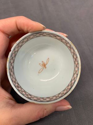 Three Chinese famille rose 'flowers and butterflies' cups and saucers, Yongzheng — photo 22