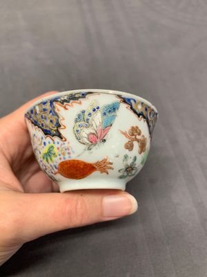 Three Chinese famille rose 'flowers and butterflies' cups and saucers, Yongzheng — photo 3