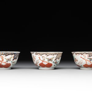 Three Chinese famille rose 'flowers and butterflies' cups and saucers, Yongzheng — photo 4