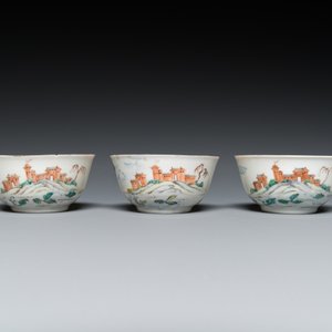 Three Chinese famille rose 'horserider' cups and saucers with the matching tea caddy, Yongzheng/Qianlong — photo 12