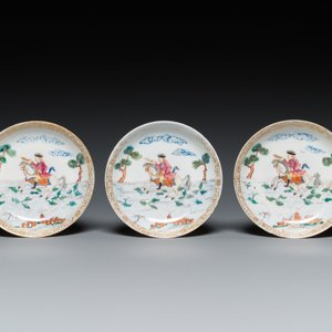 Three Chinese famille rose 'horserider' cups and saucers with the matching tea caddy, Yongzheng/Qianlong — photo 2