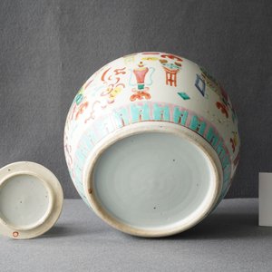 Three Chinese famille rose jars, 19th C. — photo 15