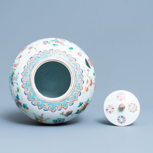 Three Chinese famille rose jars, 19th C. — photo 8