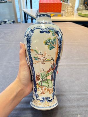 Three Chinese famille rose 'mandarin subject' vases and covers, Qianlong — photo 20