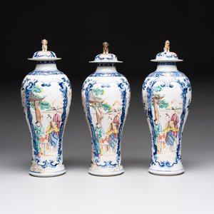 Three Chinese famille rose 'mandarin subject' vases and covers, Qianlong — photo 1